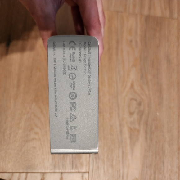 Caldigit thunderbolt TS3 plus